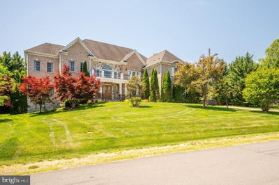 /international/us/1002-sherman-court-great-falls-va-110107996019/