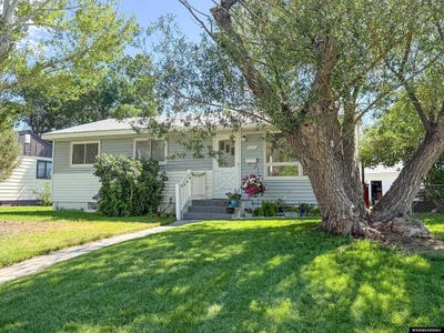 /international/us/521-n-16th-e-riverton-wy-110119510676/