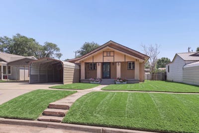 /international/us/915-rock-island-avenue-dalhart-tx-110119299074/
