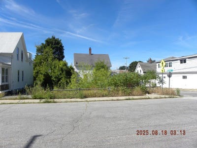 /international/us/22-north-avenue-sanford-me-110101822521/