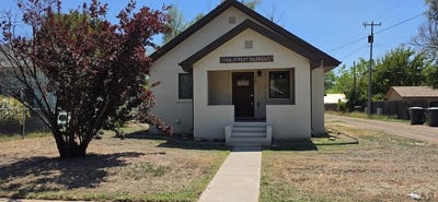 /international/us/406-e-oak-st-lamar-co-110107698672/
