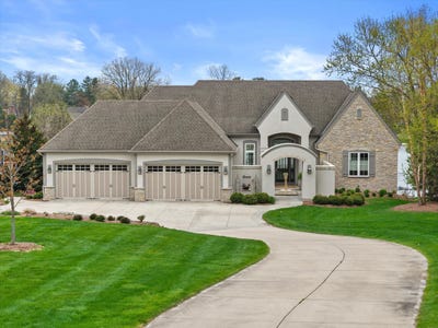 /international/us/w356n5136-lakeshore-dr-oconomowoc-wi-110107637491/