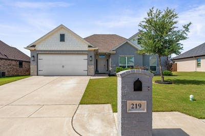 /international/us/219-bayless-avenue-godley-tx-110108502959/
