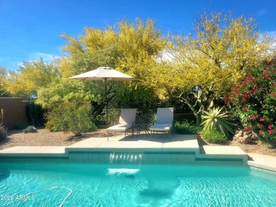/international/us/8502-e-cave-creek-road-carefree-az-110104929179/