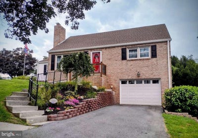 /international/us/27-crescent-street-hummelstown-pa-110101215796/