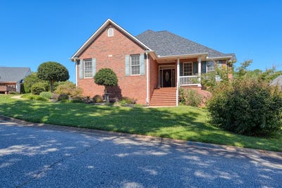/international/us/172-roberts-meadow-loop-spartanburg-sc-110120460957/