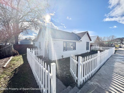 /international/us/744-market-street-meeker-co-110104582653/
