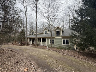 /international/us/13217-three-oaks-road-sawyer-mi-110108659740/