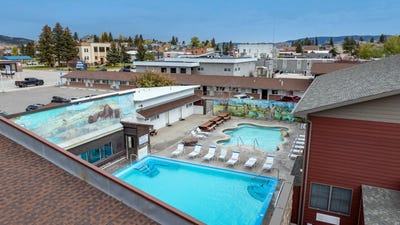 /international/us/202-301-main-st-w-white-sulphur-springs-mt-110103393074/