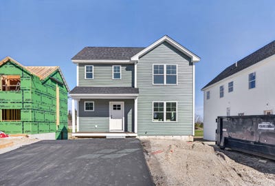 /international/us/12-feldspar-lane-cumberland-me-110108389280/