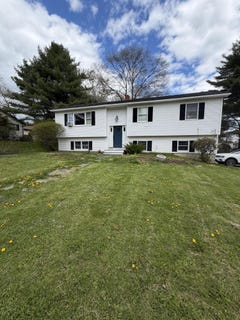 /international/us/25-clearview-avenue-waterville-me-110107932164/