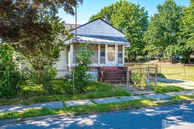 /international/us/109-2nd-street-woodbridge-proper-nj-110108585103/