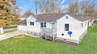 /international/us/1120-water-street-new-hartford-ia-110106258840/