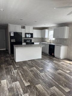/international/us/8th-st-coal-valley-il-110101362781/