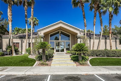 /international/us/8985-s-durango-drive-las-vegas-nv-110108916902/