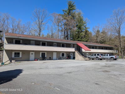 /international/us/1018-state-route-50-ballston-ny-110097058175/