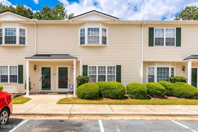 /international/us/2325-vineyard-drive-winterville-nc-110107489481/