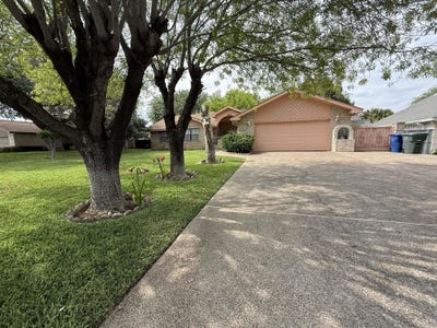 /international/us/1006-eden-ln-laredo-tx-110107030825/