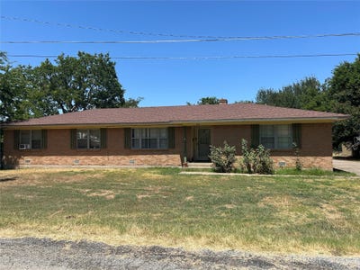 /international/us/502-w-wrenn-street-savoy-tx-110119578768/
