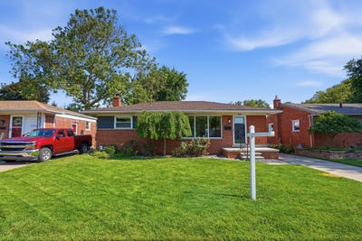 /international/us/33030-barton-street-garden-city-mi-110109143902/