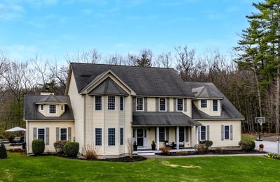 /international/us/70-greenmeadow-lane-bedford-nh-110107539338/