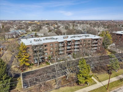 /international/us/300-e-dundee-road-buffalo-grove-il-110106621387/
