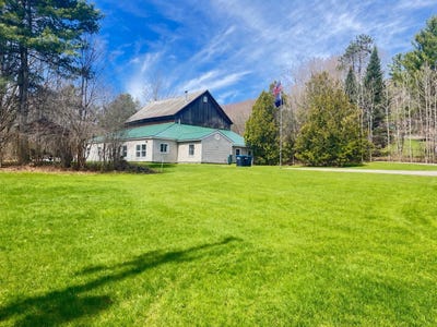 /international/us/1515-fairfax-road-fletcher-vt-110107610753/