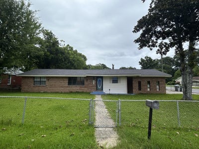 /international/us/1201-3rd-st-columbia-ms-110108824201/