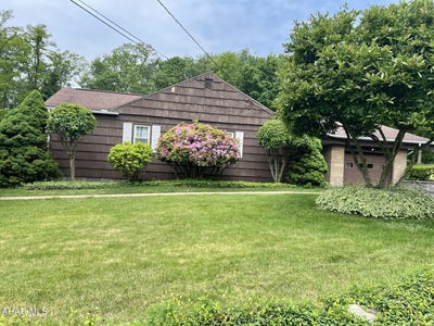 /international/us/844-park-avenue-windber-pa-110100355743/