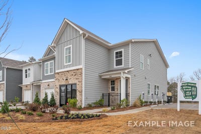 /international/us/53-chancellor-drive-lillington-nc-110119692928/