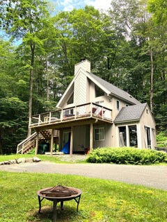 /international/us/22-lower-howes-road-wilmington-vt-110100915915/