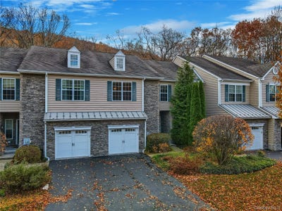 /international/us/834-huntington-drive-fishkill-ny-110110280521/