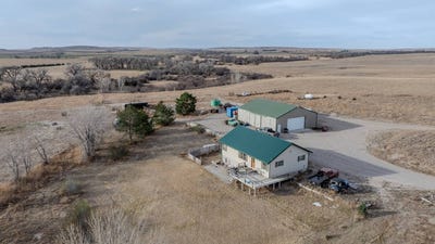 /international/us/10880-road-85-bayard-ne-110107935365/