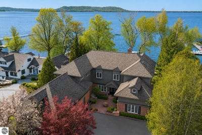 /international/us/4868-w-whispering-pines-lane-glen-arbor-mi-110108172533/