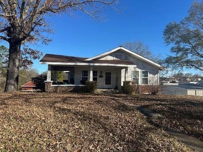 /international/us/2209-10th-ave-haleyville-al-110103975018/