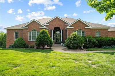/international/us/19704-red-oak-boulevard-st-joseph-mo-110108099670/