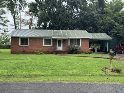 /international/us/1643-county-road-30-scottsboro-al-110109535930/