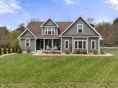 /international/us/22-darwin-place-laconia-nh-110108034151/