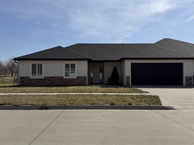 /international/us/640-s-9th-st-akron-ia-110106930086/