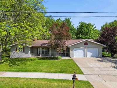 /international/us/621-w-upham-street-marshfield-wi-110108388044/