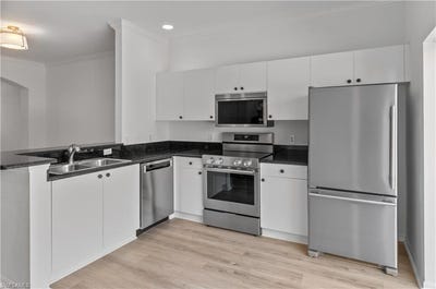 /international/us/3281-lindsey-ln-naples-fl-110104991662/