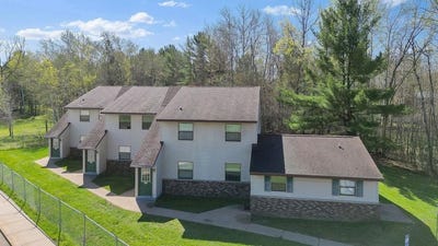 /international/us/305-second-street-north-stevens-point-wi-110101090383/