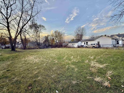 /international/us/18-s-pearl-street-janesville-wi-110103581430/