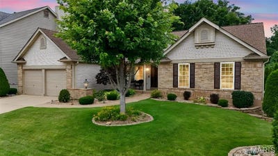 /international/us/1307-norwood-hills-drive-o-fallon-mo-110108986094/
