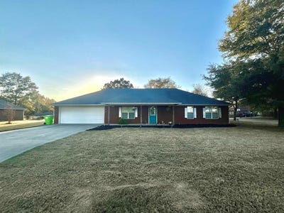/international/us/196-shady-grove-road-clarksville-ar-110107079024/