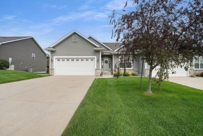 /international/us/2607-feather-run-trail-cedar-falls-ia-110101406468/