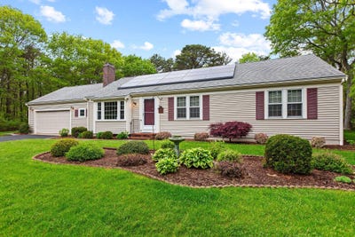 /international/us/90-beacon-street-south-yarmouth-ma-110108361988/