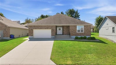 /international/us/3904-sw-briarwood-oaks-drive-blue-springs-mo-110119966938/