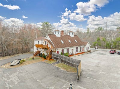 /international/us/343-main-street-sandown-nh-110107867478/