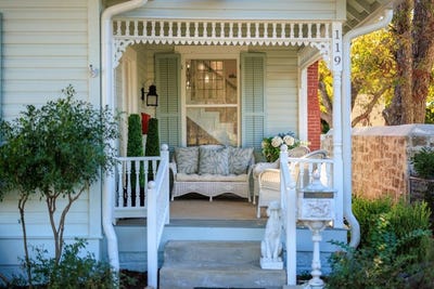 /international/us/119-w-san-antonio-st-fredericksburg-tx-110103440768/